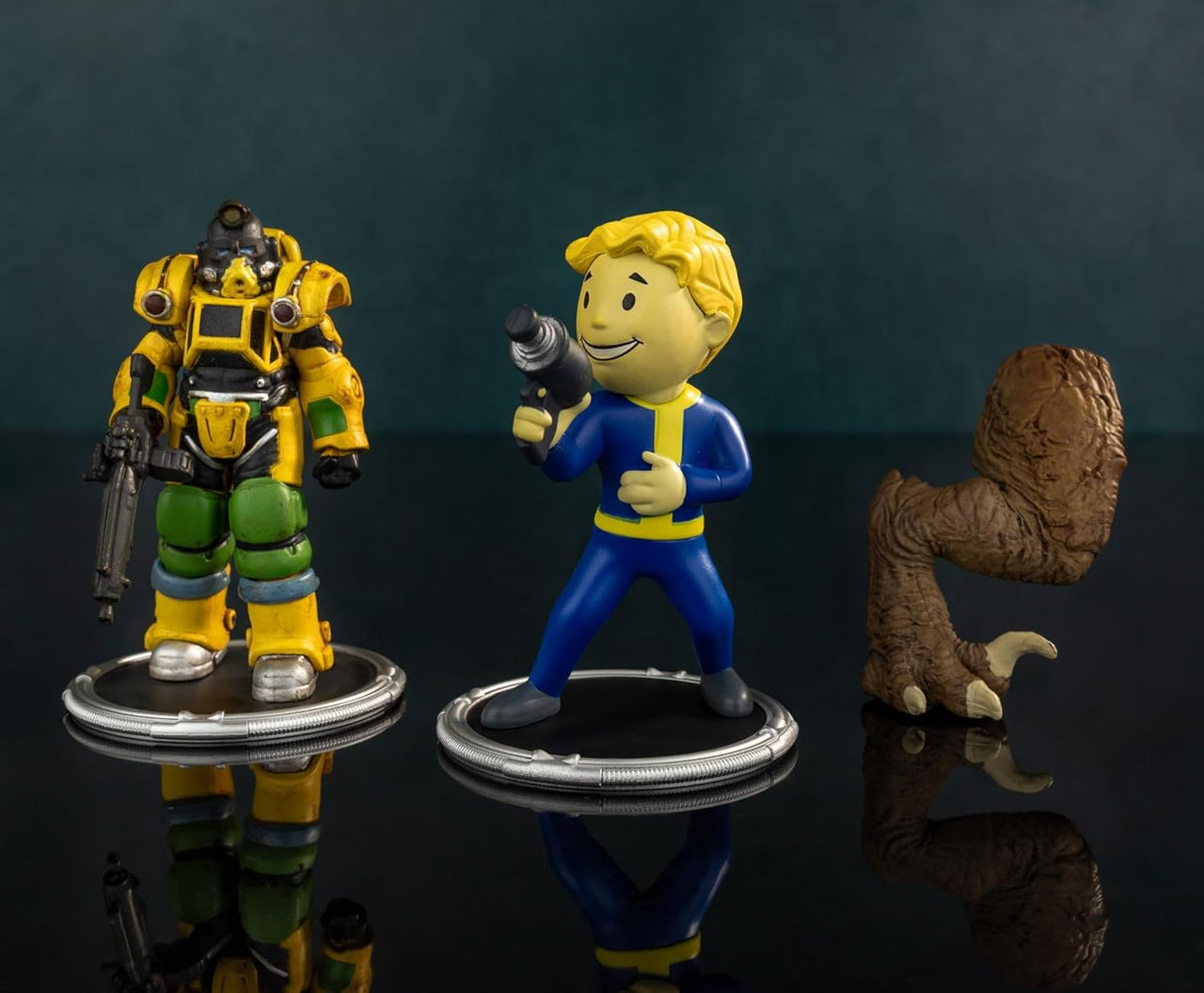 Syndicate Collectibles: Fallout Excavator & Vault Boy (Gun)