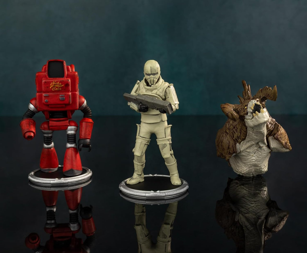 Syndicate Collectibles: Fallout Nukatron and Synth